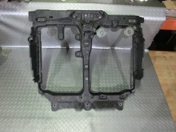 E51　エルグランド　コアサポート　中古　中期後期　コアサポ