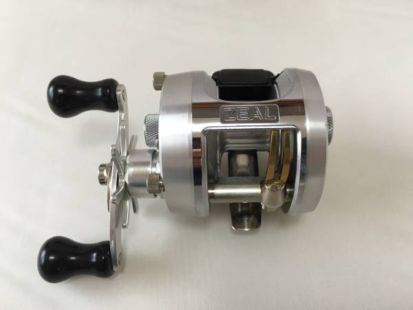 ズイール ZEAL ヘプタ HEPTA セミダイレクト 中古品 リール