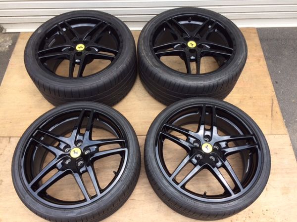 フェラーリ F430 純正ホイール　センターキャップ付き　4本