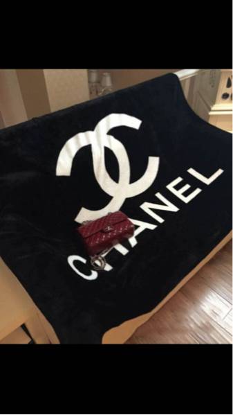 CHANEL BEAUTE ノベルティ　ブランケット CHANEL BEAUTE ノベルティ ブランケット 新品未使用】CHANEL シャネル
