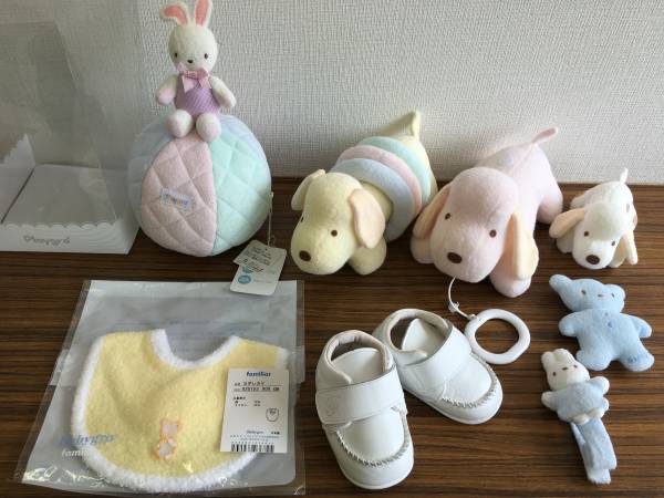 ★美品 新品☆ ファミリア ベビートイ＆スタイ＆靴11，5cmセット
