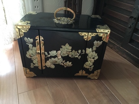 ■漆塗　宝石箱　収納箱　螺鈿細工　カギ付き■アンティーク