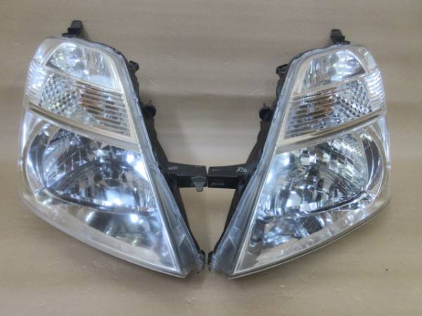 A⑧/ RN1ストリーム純正ヘッドライト左右KOITO 100-22360