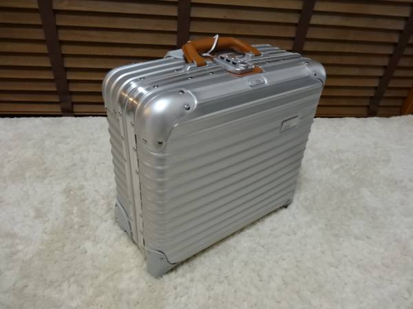 ボーイング 747-8 ルフトハンザ リモワ RIMOWA ビジネストロリー 