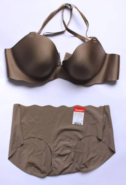 トリンプ♪ブラジャー＆ショーツセット　【C75＆Lサイズ】