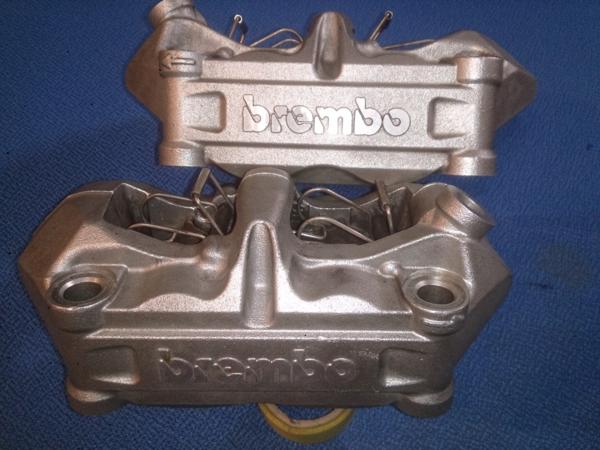 BREMBO ブレーキキャリパーDUCATI