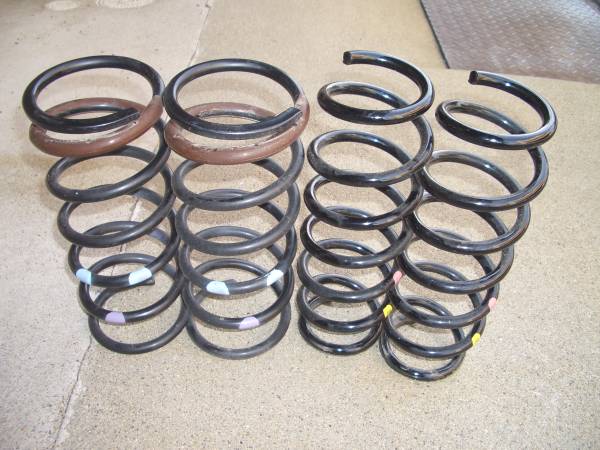 ☆トヨタBB QNC20純正スプリングセット(中古)