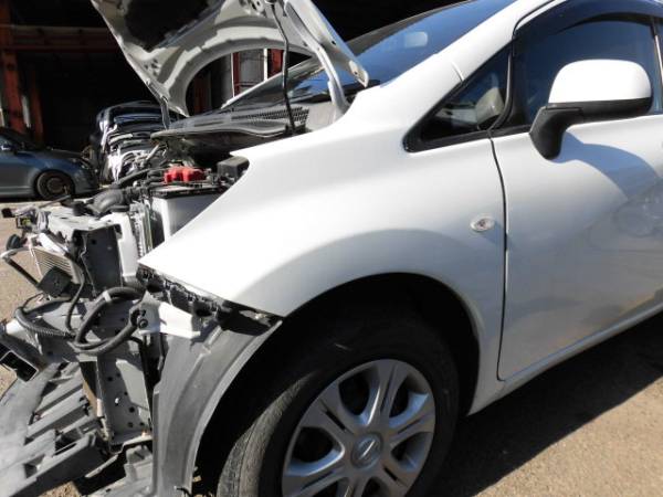 ノート　E12　左Frフェンダー（ジャンク品）（1171）