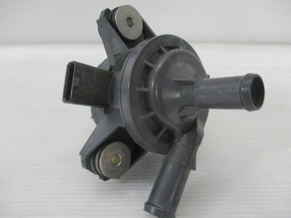 即決 アクア NHP10 前期 ウォーター ポンプ (n086199)
