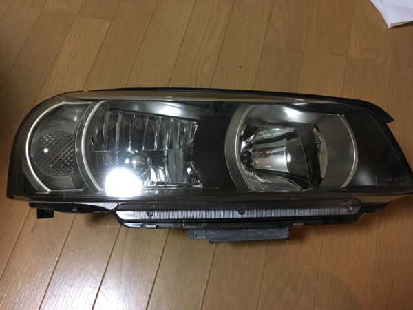 美品 R34 ER34 ヘッドライトキセノン バラスト付 右 自動車
