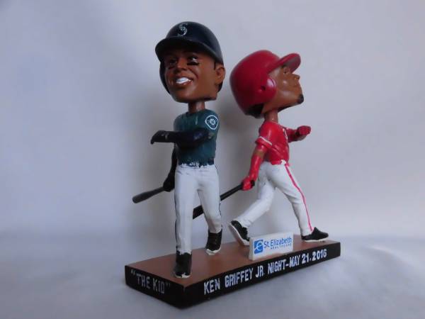 今シーズン レッズ配布 グリフィーJr デュアルバブルヘッド