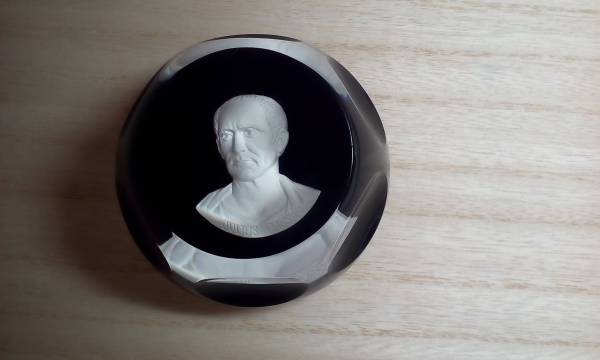 バカラペーパーウエイト偉人シリーズ、ジュリアスシーザー、銘付