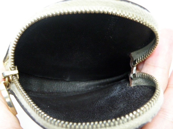 GUCCI グッチ コインケース ハート型 グッチシマ GG柄 白