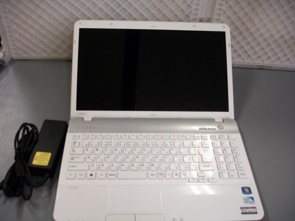 ★m★★NEC ノートパソコン　PC-LS150F26W　中古