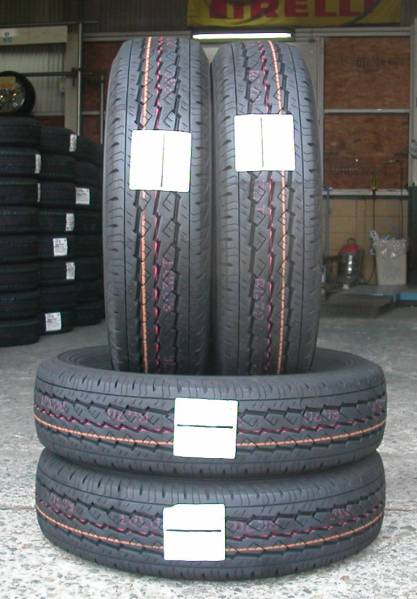 V600　195/80R15　107/105L　４本送料込み￥36.000-よりB
