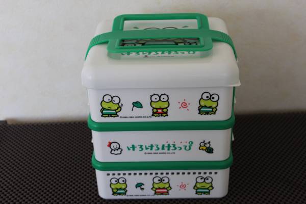 ☆けろけろけろっぴ プレート付き♪ 三段式ランチボックス☆* おもちゃ
