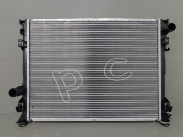 クライスラー300C '05~'10 2.7L 3.5L 5.7L 6.1L ラジエーター ②