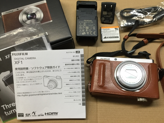 希少　新品同様 FUJIFILM XF1 超美品 専用速写ケース付 送料込