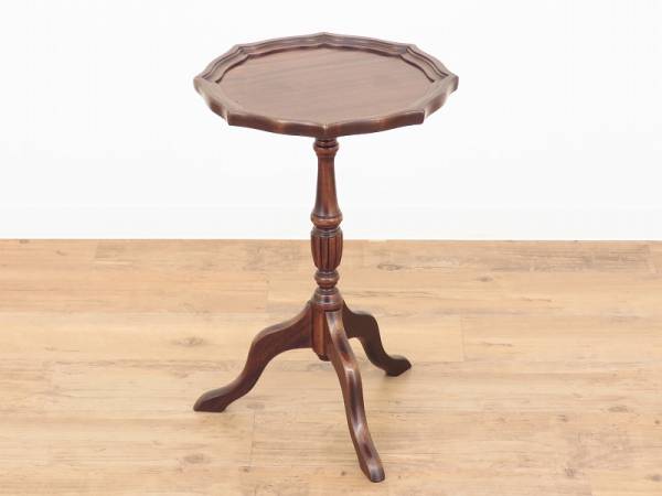 小ぶりなトライポットのワインテーブル　イギリス製　Ａ-4192