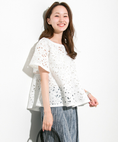 今季 アーバンリサーチ レース フレアーブラウス ホワイト