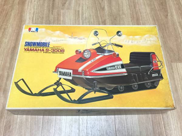 ☆珍品！！　◇1970年代の旧バンダイ スノーモビルです■オリジナル箱付き。 稀少☆70年代当時モノ☆未組 ヤマハ スノーモービル S-300B 1/12
