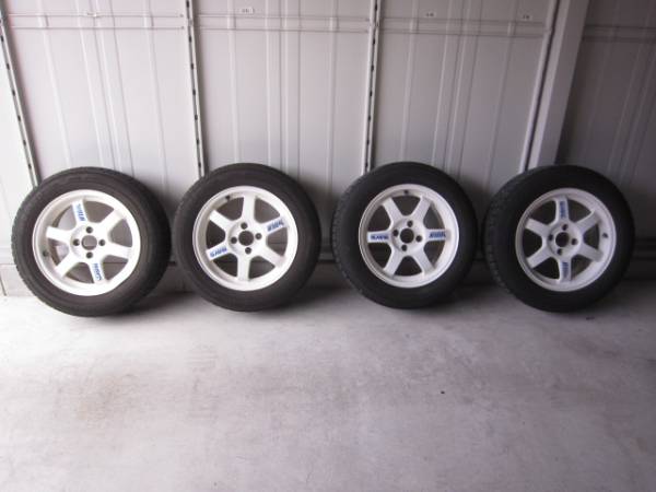 中古4本☆VOLK RAYS TE37 白☆15インチ 6.5JJ +35 PCD100 4穴