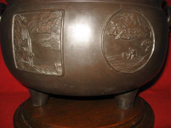 時代 時代物、真鍮製の中型高級火鉢、灰と五徳付き 時代 火鉢 耳付