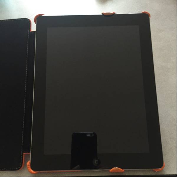 早期終了　美品　apple iPad2 タブレット 64GB 本体 カバー付き