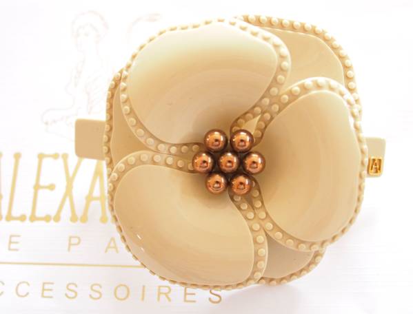 新品同様★アレクサンドルドゥパリ　カメリアベージュバレッタ大