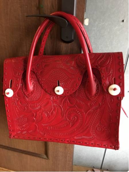 美品】グレースコンチネンタル カービングバッグ M レッド 美品】グレースコンチネンタル カービングバッグ M レッド