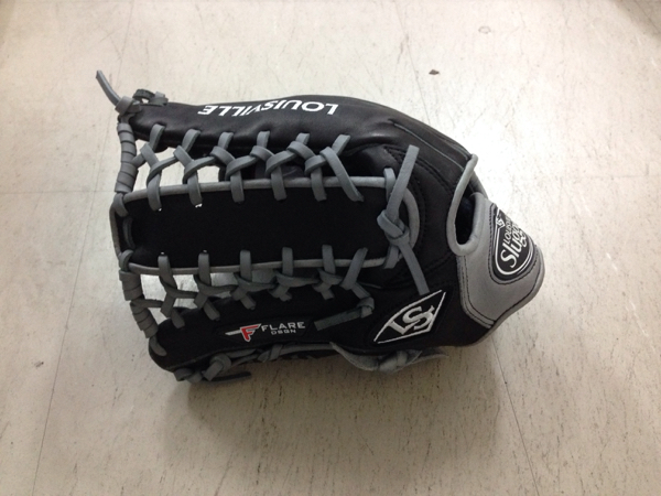 Louisville Slugger ルイスビルスラッガー 外野用グローブ 左投