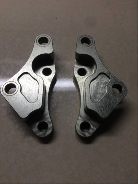 GPZ900R 65ミリ ブレンボ キャリパーサポート