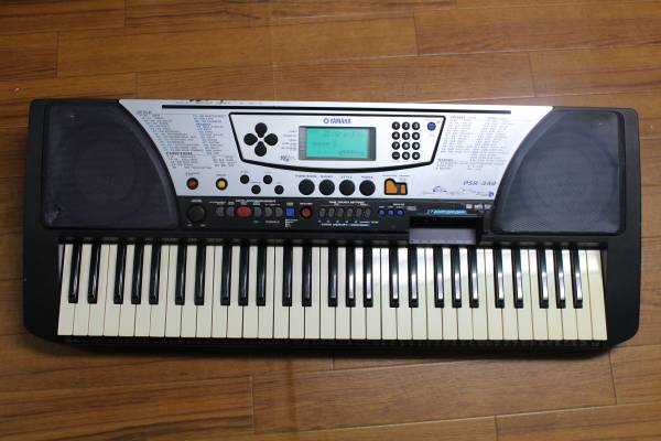 ＠YAMAHA PSR-340 電子キーボード 通電OK ジャンク＠9/21.2