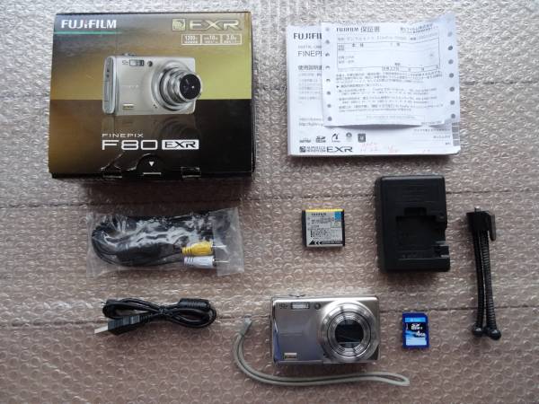 中古☆FujiFilm 富士フィルム FinePix F80EXR シルバー 中古(フジ