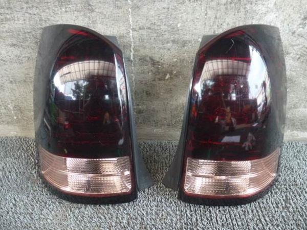 テールランプ トヨタ ウィッシュ ZNE10 ICHIKOH ウィッシュ 純正 後期 美品トヨタ テール左右 ZNE14G テールランプ トヨタ ウィッシュ ZNE10 ICHIKOH ウィッシュ 純正 後期 美品トヨタ テール左右 ZNE14G