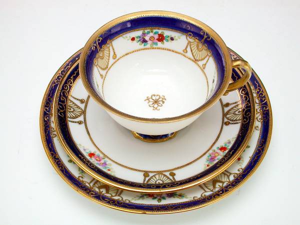 オールドノリタケ・金盛上藍帯花連鎖縄紋 キャビネットトリオ オールド
