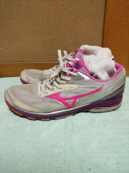 女子大生 ランニングシューズ 26㎝中古 中古・古着通販adidas