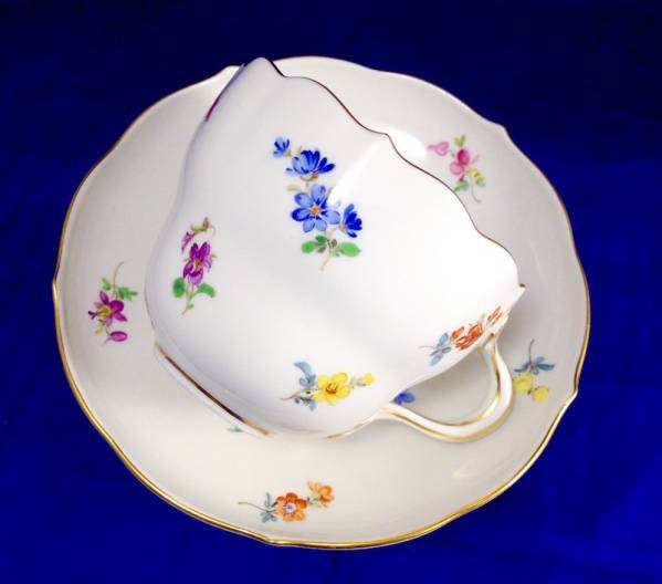 ☆展示品 マイセン☆散らし小花 ☆兼用サイズカップ&ソーサー ☆展示品 マイセン☆散らし小花 ☆兼用サイズカップ&ソーサー