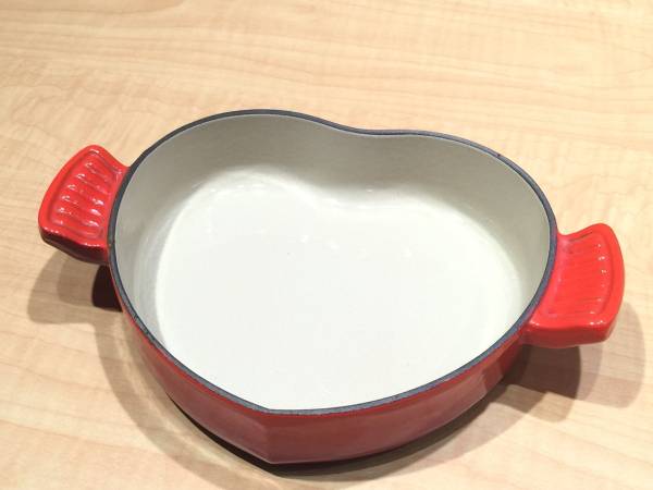 希少 ル・クルーゼ プレートダムール ハート型 チェリーレッド