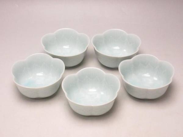 tB10018 青磁 梅型 小鉢 5客揃／和食器 向付 陶器 輪花 良品 ⅰ