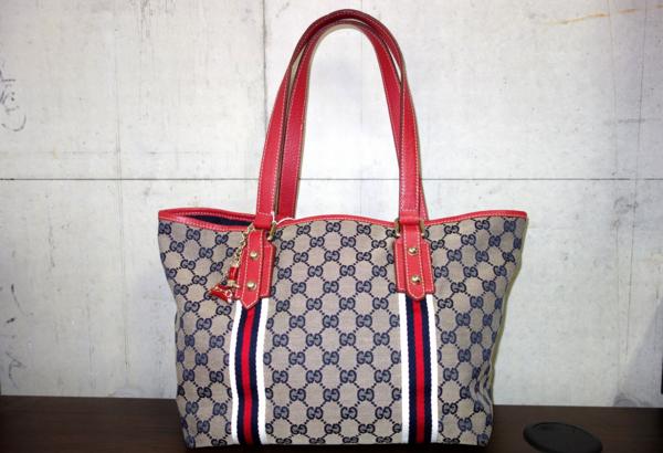 良品 グッチ チャーム付き トートバッグ 137396 シェリーライン