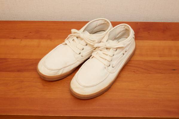 コムデギャルソンシャツSHIRT生成りスニーカー/GANRYU