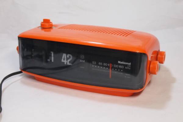 ★レトロポップ③　ラジオ付きパタパタ時計　スペースエイジ