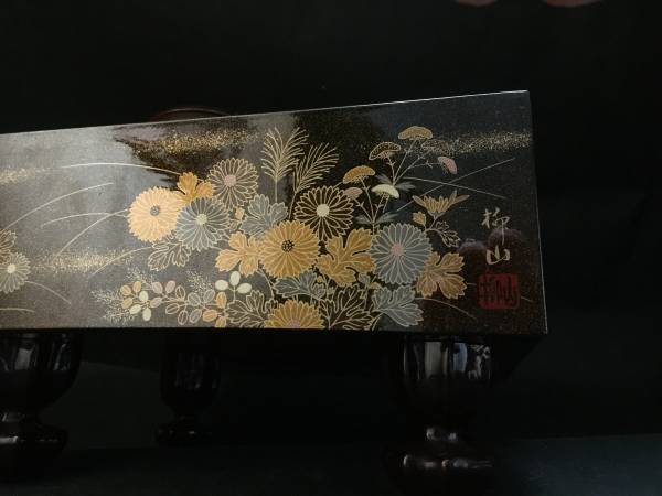 極上 囲碁 碁盤 花草紋 梨地金蒔絵碁盤 ミニ碁盤 柳山作 在銘 蒔絵碁盤