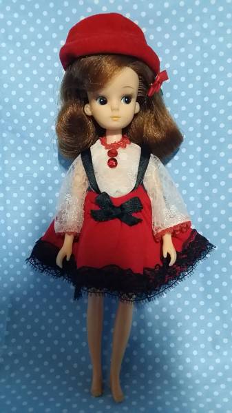 ☆1968年～とてもお顔の可愛い「赤い帽子の初代リカちゃん