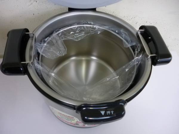 【新品未開封】THERMOS シャトルシェフ KPF-5000 5L 黒 未使用品 THERMOS シャトルシェフ KPF-5000 真空保温調理鍋 新品未開封