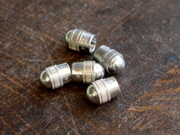 Schrader シュレーダー バルブキャップ 旧タイプ ADO16 ミニ BMC