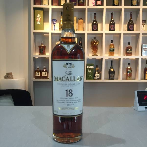 古酒 MACALLAN(マッカラン) 18年 新品 未開封・箱ありThe MACALLAN ザ