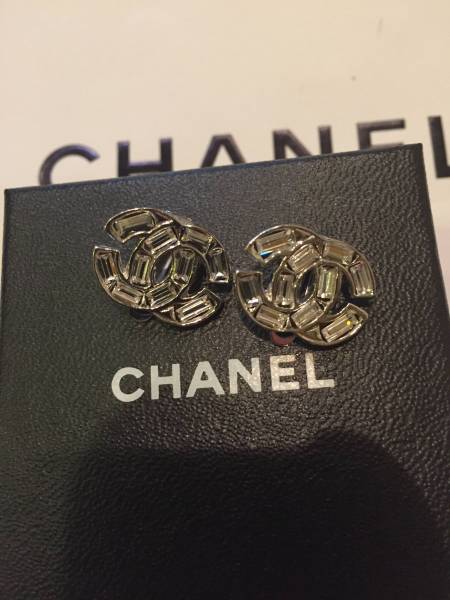 ヤフオク年末 CHANEL クリア 新品イヤリング 送料300円 ,以前シャネル 