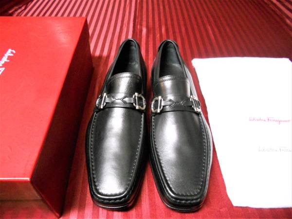 未使用品フェラガモガンチーニローファー81/2EEE黒 Ferragamo
